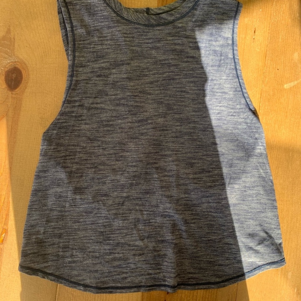 Lululemon crop workout top